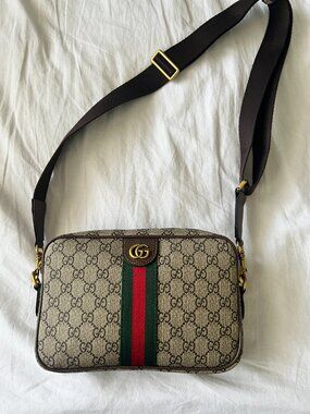 Crossbody Gucci Bag Like New